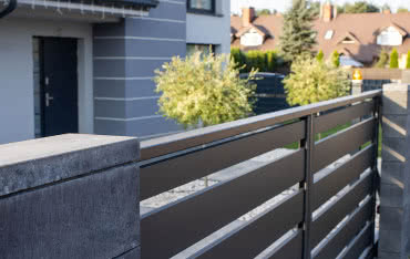 Ogrodzenie między sąsiadami a prawo: aktualne przepisy 2026